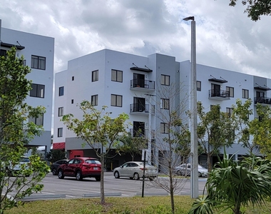 3801 Davie Boulevard - Photo Thumbnail 6