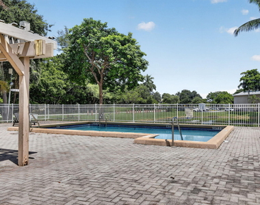 2361 Nw 96th Terrace - Photo Thumbnail 6