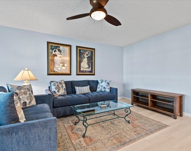 220 Country Lane - Photo Thumbnail 3