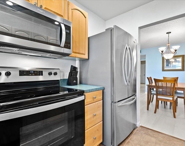 220 Country Lane - Photo Thumbnail 9