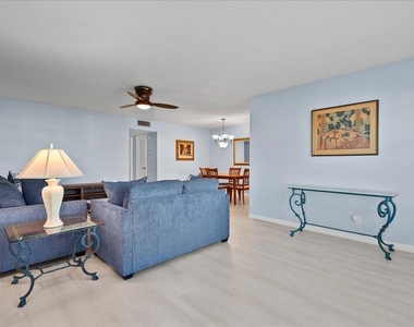 220 Country Lane - Photo Thumbnail 2