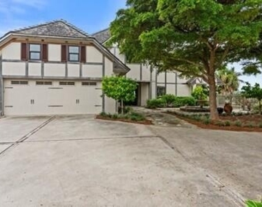 965 Pebble Lane - Photo Thumbnail 1