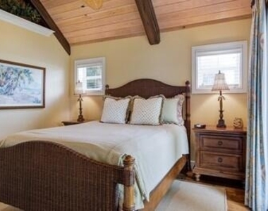965 Pebble Lane - Photo Thumbnail 27