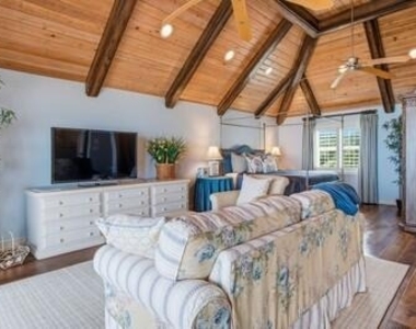 965 Pebble Lane - Photo Thumbnail 18