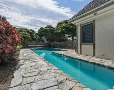 965 Pebble Lane - Photo Thumbnail 32