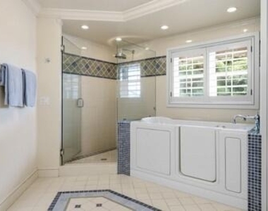 965 Pebble Lane - Photo Thumbnail 21