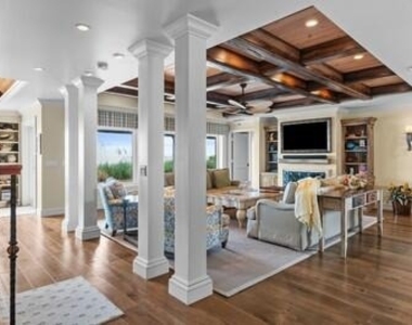 965 Pebble Lane - Photo Thumbnail 3