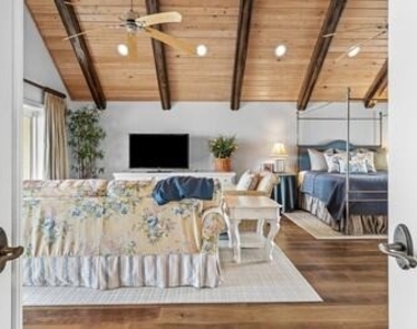 965 Pebble Lane - Photo Thumbnail 17