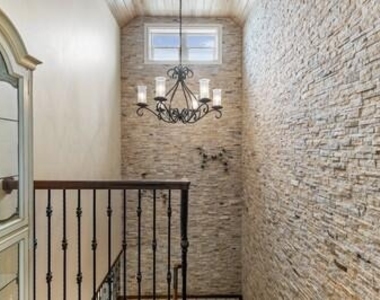 965 Pebble Lane - Photo Thumbnail 16
