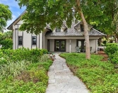 965 Pebble Lane - Photo Thumbnail 24