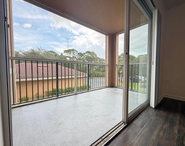 3708 Nw Adriatic Lane - Photo Thumbnail 4