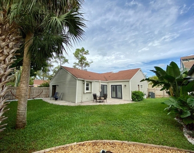 453 Park Forest Way - Photo Thumbnail 18
