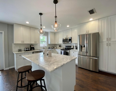 453 Park Forest Way - Photo Thumbnail 7