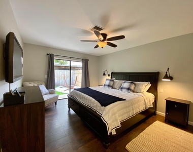 453 Park Forest Way - Photo Thumbnail 10