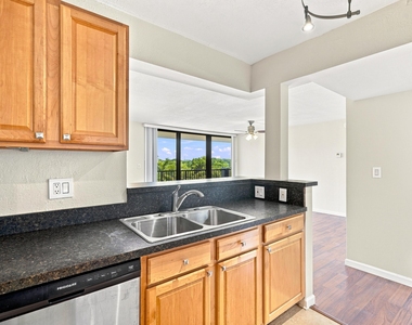 1301 River Reach Drive - Photo Thumbnail 14