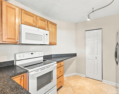 1301 River Reach Drive - Photo Thumbnail 13