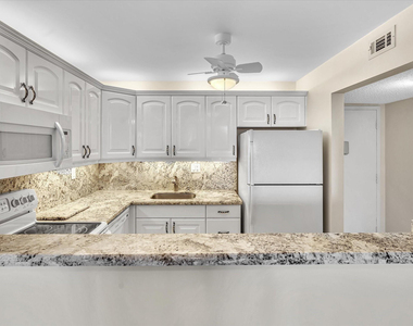 1421 S Ocean Boulevard - Photo Thumbnail 5