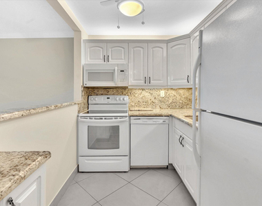 1421 S Ocean Boulevard - Photo Thumbnail 3