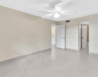 1421 S Ocean Boulevard - Photo Thumbnail 17