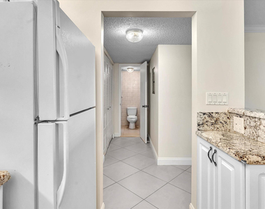 1421 S Ocean Boulevard - Photo Thumbnail 4
