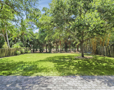 112 Dunmore Drive - Photo Thumbnail 21