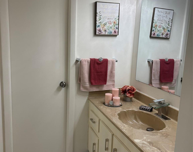 1100 Saint Charles Place - Photo Thumbnail 22