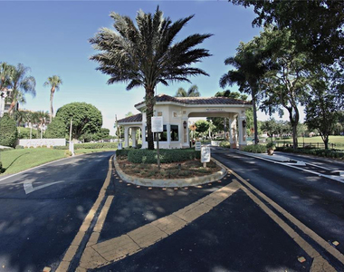 1100 Saint Charles Place - Photo Thumbnail 2