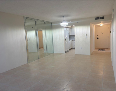 1100 Saint Charles Place - Photo Thumbnail 6