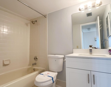 2220 N Cypress Bend Drive - Photo Thumbnail 24