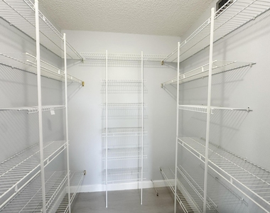 2220 N Cypress Bend Drive - Photo Thumbnail 19