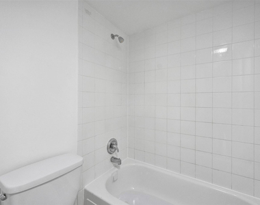 555 Se 8th Street - Photo Thumbnail 11