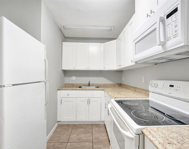 555 Se 8th Street - Photo Thumbnail 13
