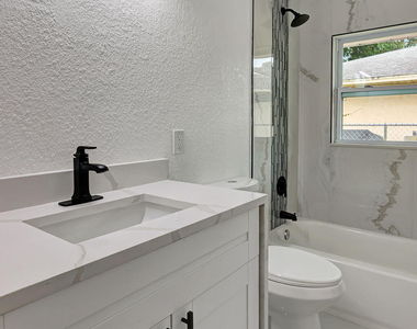 1825 39th Avenue - Photo Thumbnail 3