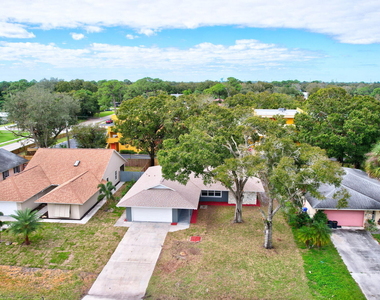1825 39th Avenue - Photo Thumbnail 16