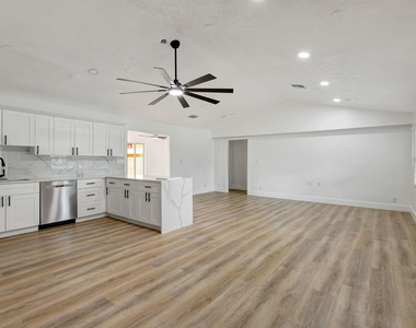 1825 39th Avenue - Photo Thumbnail 11
