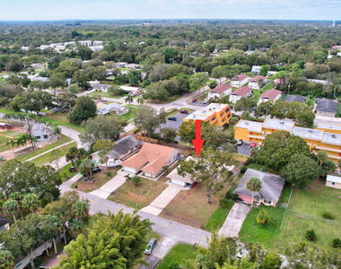 1825 39th Avenue - Photo Thumbnail 19