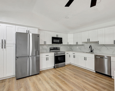 1825 39th Avenue - Photo Thumbnail 7