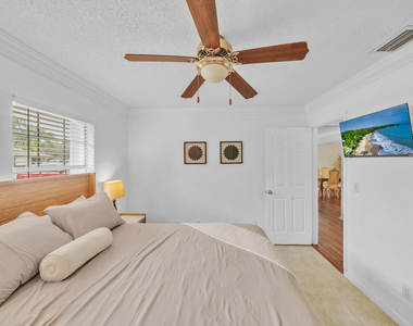 1350 Riverside Circle - Photo Thumbnail 31