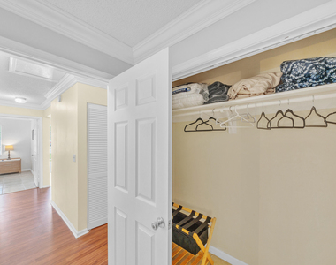 1350 Riverside Circle - Photo Thumbnail 24