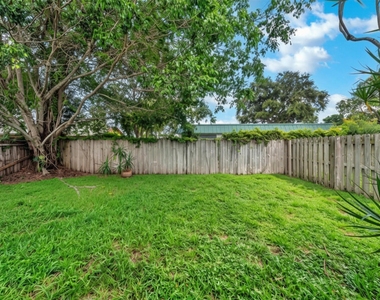 1350 Riverside Circle - Photo Thumbnail 42