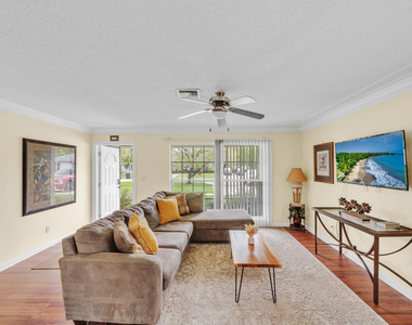 1350 Riverside Circle - Photo Thumbnail 35