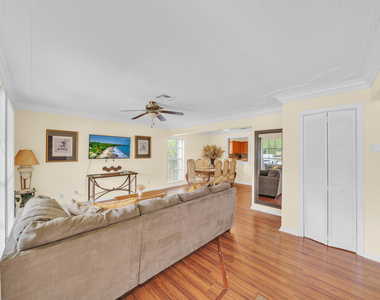 1350 Riverside Circle - Photo Thumbnail 4