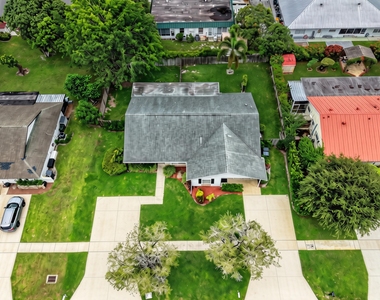 1350 Riverside Circle - Photo Thumbnail 38