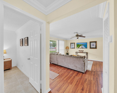 1350 Riverside Circle - Photo Thumbnail 29