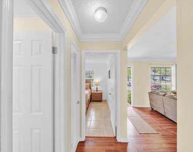 1350 Riverside Circle - Photo Thumbnail 25