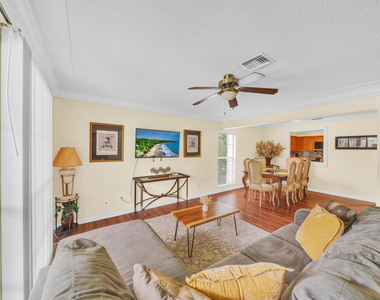 1350 Riverside Circle - Photo Thumbnail 5