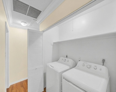 1350 Riverside Circle - Photo Thumbnail 14