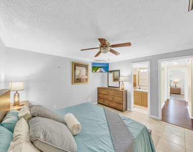 1350 Riverside Circle - Photo Thumbnail 20