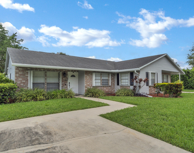 1350 Riverside Circle - Photo Thumbnail 37