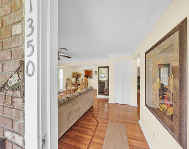 1350 Riverside Circle - Photo Thumbnail 3